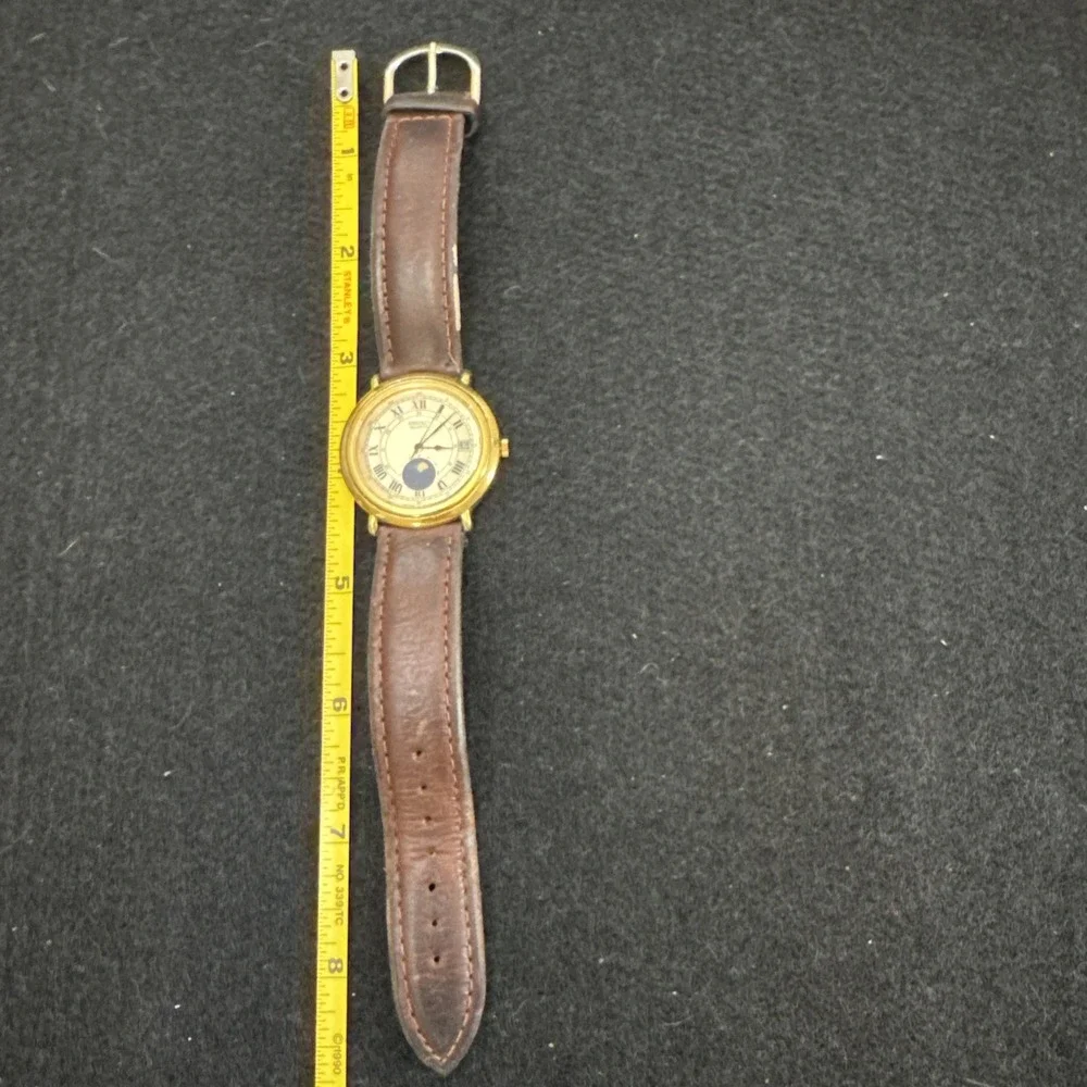 Vintage Seiko 6F22-6059 Gold tone Moon Phase Men's Dress Watch Rare